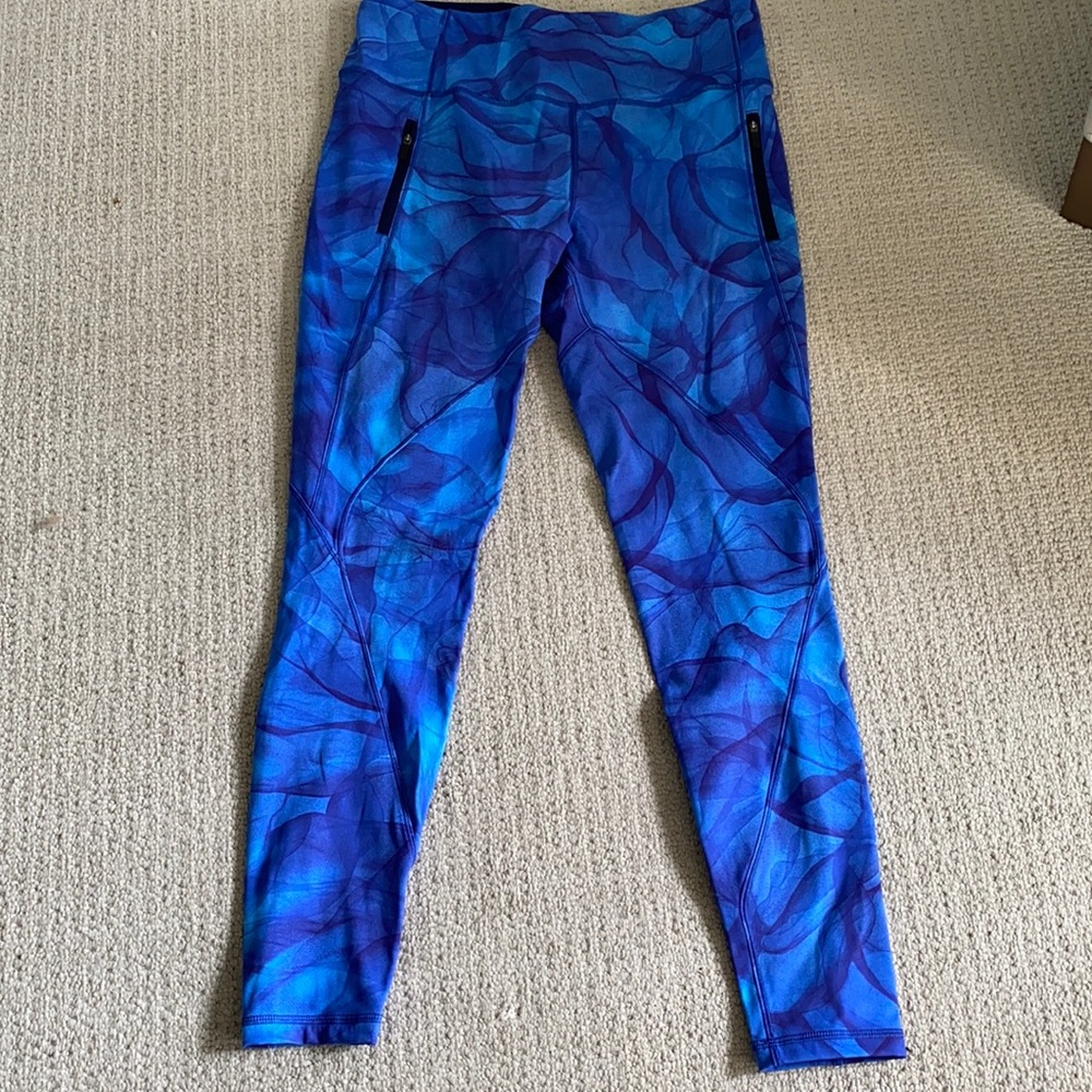 Lululemon blue pattern leggings, zip pockets, sz 10